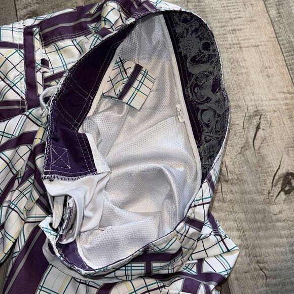 EMPYRE swim trunks - size 30 - Picture 8 of 10